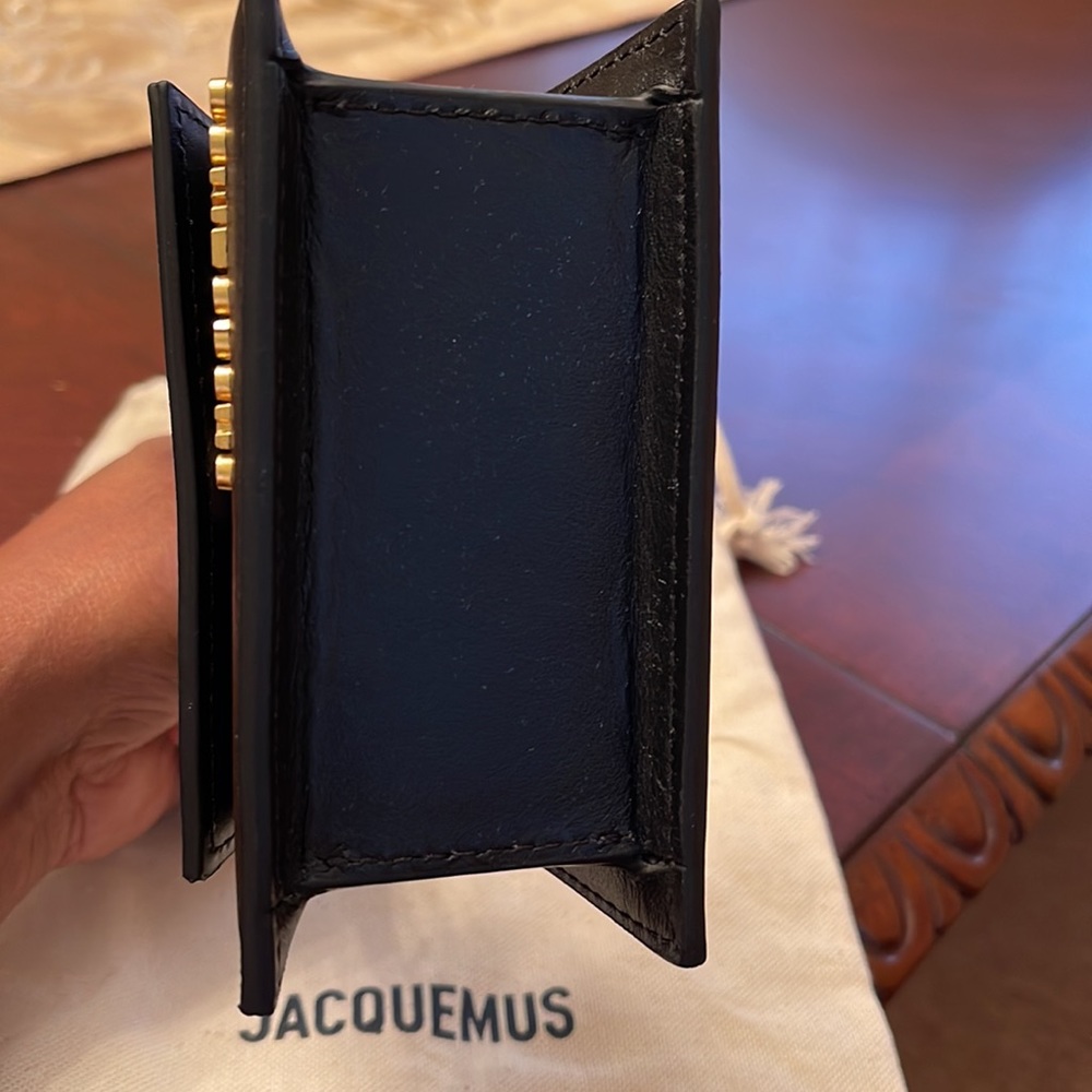 New Jacquemus black mini bag. The STRAP IS MISSING NO STRAP I carried it 1 time